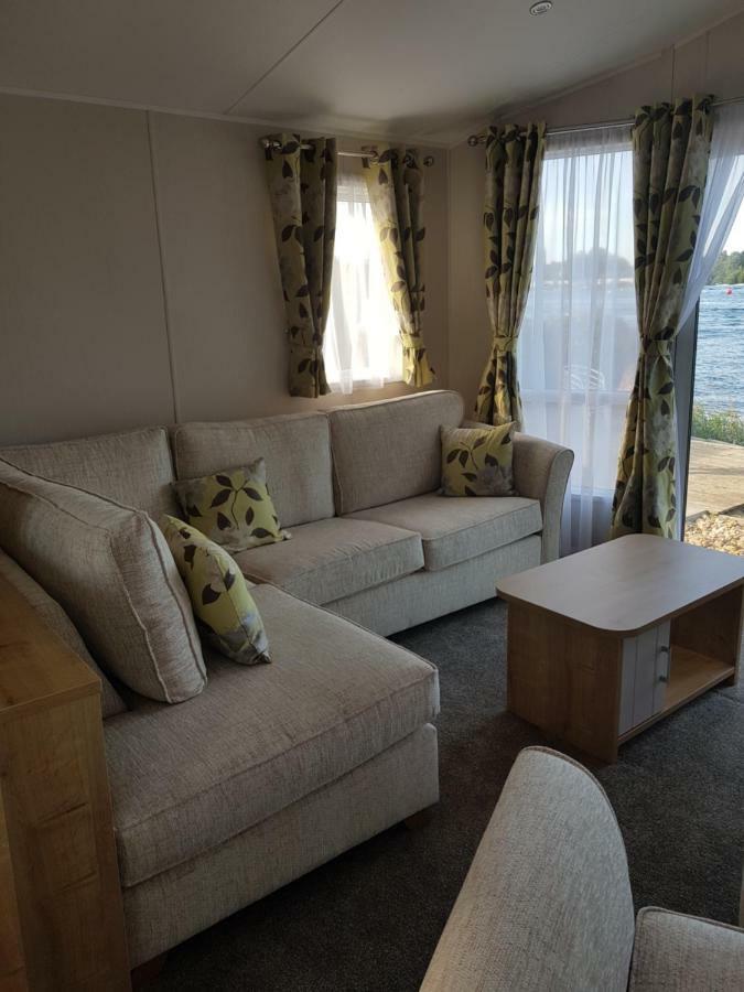 Dees hot tub breaks at Tattershall Lakes Jet Ski 4 Eksteriør bilde